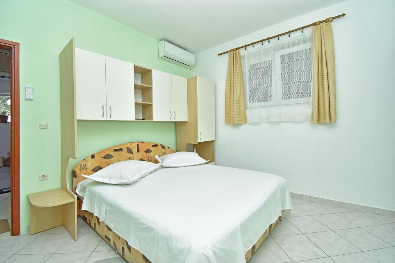Jordan Apartments Tučepi Szoba fotó